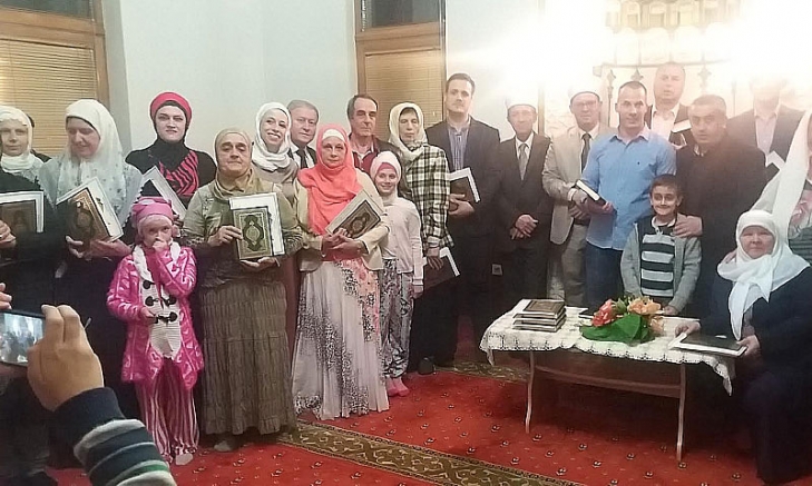 U rosuljačkoj džamiji u Visokom promovirano dvadeset novih učača Kur’ana