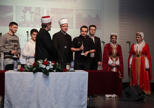 Tribina za mlade u Brčkom: Uzor nam je na&scaron; Poslanik a.s.