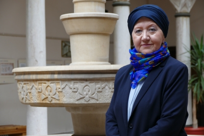 Alispahić: &quot;Imajući u vidu kontekst medresa, fakulteta, imamo realnu obrazovnu, intelektualnu vertikalu ženskog potencijala u Islamskoj zajednici koji je zaboravljen. Ne znamo gdje su mlade žene koje završe naše islamske fakultete. Moramo ozbiljnije razmišljati o involviranju ženskih potencijala za dobrobit naše zajednice. Jer uspjesi se, to sam u više navrata kazala, postižu letom s oba krila. Žene i muškarci su krila jedne zajednice.&quot;