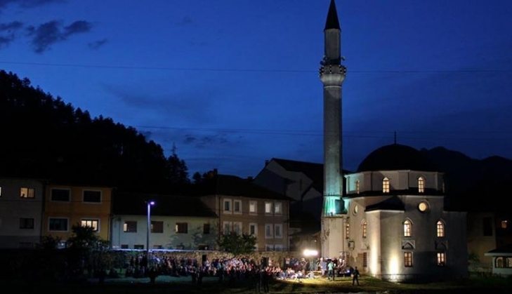 Između policijske DRŽAVE i paraDŽEMATA