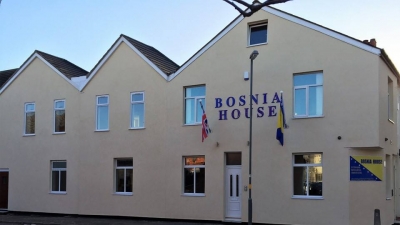 Sjedi&scaron;te Bosnia UK Network je u Bosanskoj kući u Birminghamu, ali planiraju kupovinu nove i veće zgrade. Svoje prostorije su ustupili i za mnoge sirijske te ukrajinske izbjeglice.
