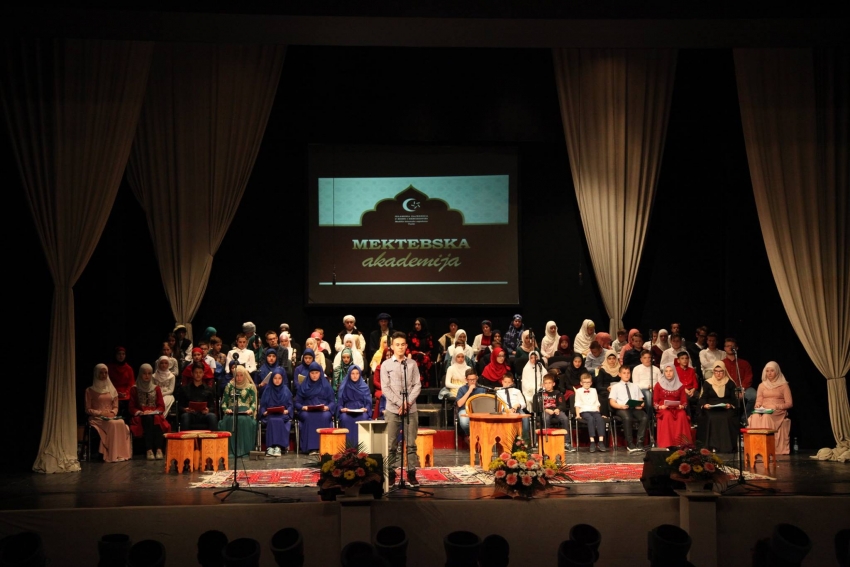 Mektebska akademija u Tuzli: Mektebska djeca su naš ponos