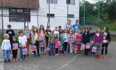 Bajramski paketići za mali&scaron;ane iz Glogove