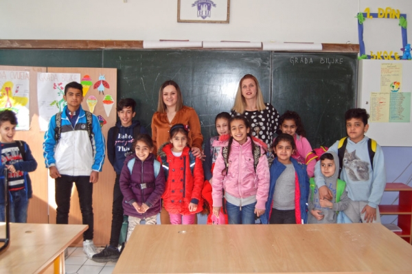 Bihać - Jedan dan s djecom migranata u &scaron;koli