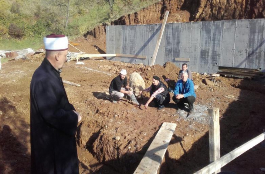 Tešanj: Kamen-temeljac za mesdžid u Koprivcima
