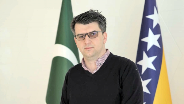 MEDIĆ: "Volio bih da Vam sada mogu reći da imamo naučne krugove koji su educirani po tom pitanju i koji stoje na raspolaganju svima koji žele prijaviti osobu koja negira genocid. Nažalost takvih je malo, a razlog tome je, da budem do kraja jasan, &scaron;to naprosto takve teme nisu garant da ćete ostati u &ldquo;zoni komfora&rdquo; u kojem se značajan dio naučne zajednice nalazi."