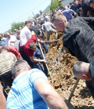 Petnaesta kolektivna dženaza u mezaristanu Rakita