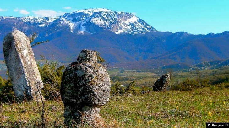 Poigravanje s tradicijom: kakve nišane gradimo