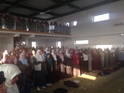 Podlugovi: Proučen mevlud za žene u prepunoj džamiji