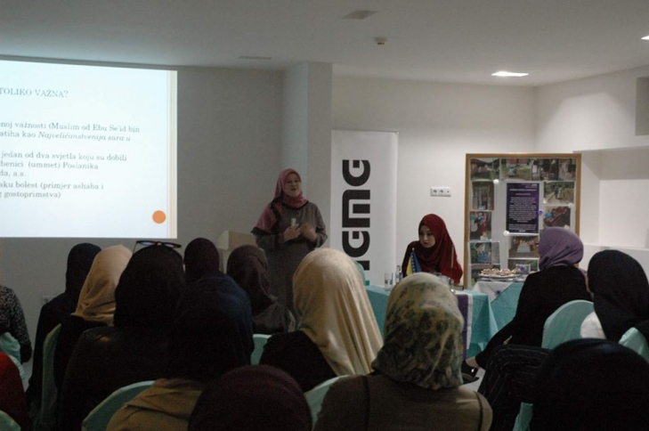Sarajevo: Amina Mujela održala predavanje „Cijeli islam u jednoj kur&#039;anskoj suri“