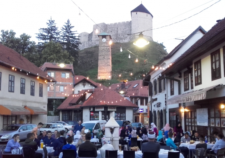 Te&scaron;anjski iftari: Od privrednika do mladih