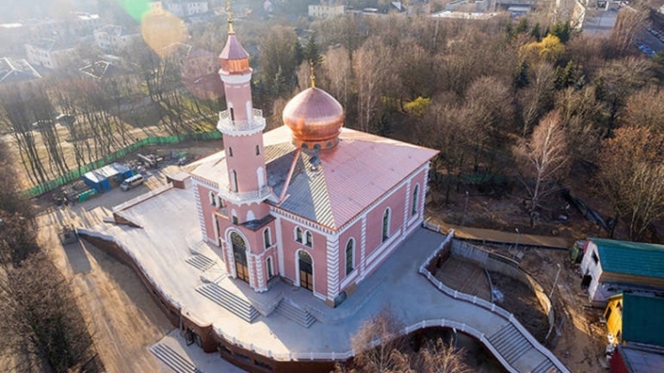 Srednja pozicija islama u odnosu na druge vjere