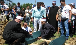 Dženaza ubijenoj djeci u Skočiću kod Zvornika