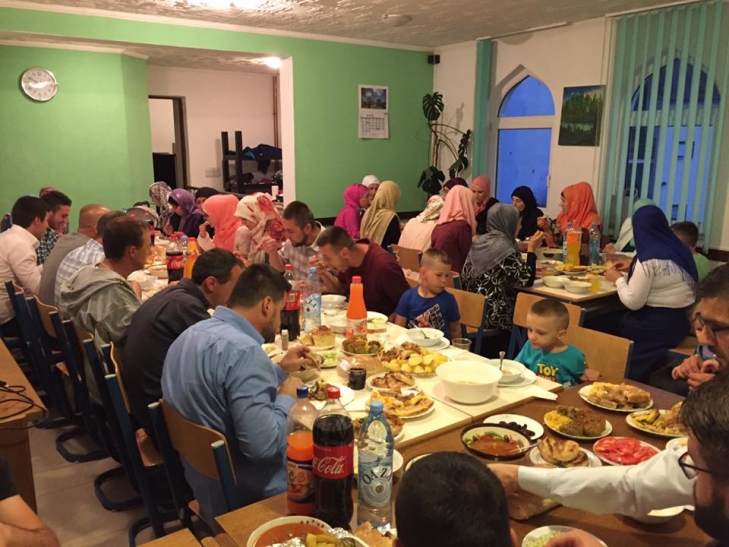 Srebrenica: Iftar za mlade bračne parove