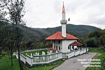 Iverje: Bilje&scaron;ke o smrti, bilje&scaron;ke o životu - &Scaron;ehidski mezari u haremu džamije u &Scaron;adićima