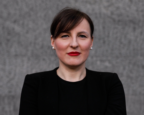 Memi&scaron;ević: "Bosanskohercegovačko dru&scaron;tvo, kao i institucije, trebalo bi da preuzmu aktivnu ulogu i da djeluju strate&scaron;ki. Stav da će se neko drugi pobrinuti za nas i da nam neko ne&scaron;to duguje (prvenstveno međunarodna zajednica) potpuno je neutemeljen i destruktivan."