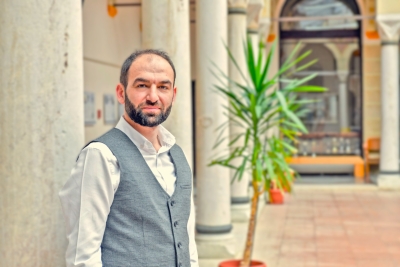 Maljoki: „Možemo sresti ljude koji redovno nazivaju selam, ali ne vide problem u tome da druge vrijeđaju, omalovažavaju i ogovaraju, one koji insistiraju na poravnavanju safova, a nemaju nikakve discipline i reda u svom životu, one koji verbalno brane (svoje razumijevanje) sunnet(a), ali ne vide nikakav problem u tome što aljkavo i neodgovorno rade posao za koji su plaćeni i tome slično.“