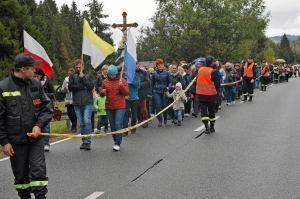 Krunica između DUHOVNOSTI  i desničarskog populizma