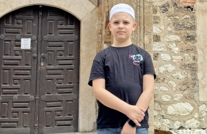 Osmogodišnji hafiz Enis Bašić