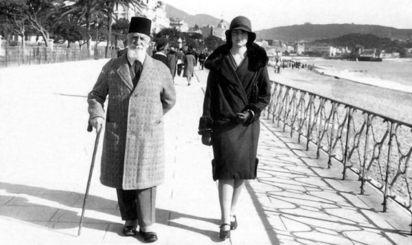 Posljednji halifa u &scaron;etnji sa svojom kćerkom