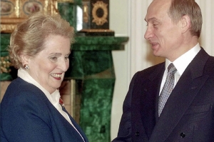 Američka državna sekretarka Albright tokom prvog sasatanka sa Putinom 2000. godine u Kremlju