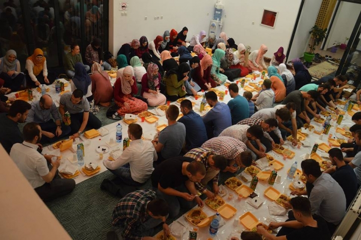 Omladinski iftar u džematu Tušanj-Slatina