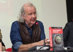 Ed Vulliamy: "Između stražara i logora&scaron;a, silovane žene i zvijeri koja je siluje"