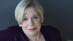 Karen Armstrong: Nema ničeg u islamu što islam čini nasilnijim u odnosu na kršćanstvo