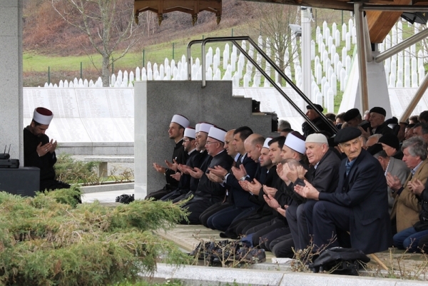 Petnaesta godi&scaron;njica od prve kolektivne dženaze u Potočarima