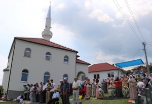 Zvornik: Svečano otvorena džamija u Skočiću